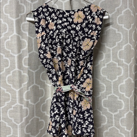 HD in Paris Black Cream mint green Floral Tie-Front wrap Blouse sleeveless sz 8 - Picture 5 of 5